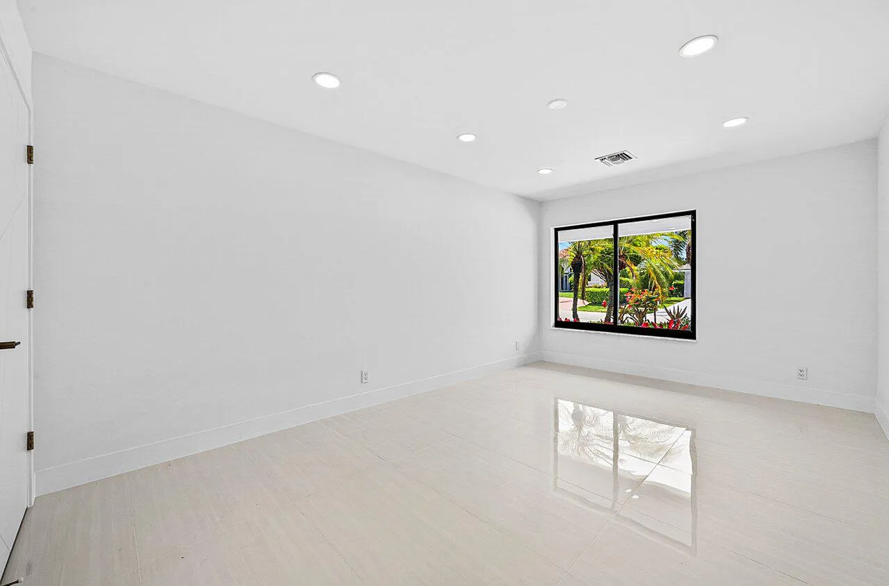 028-4887BocaireBoulevard