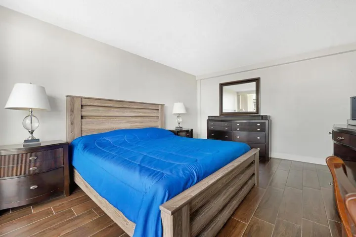 Master Bed 3