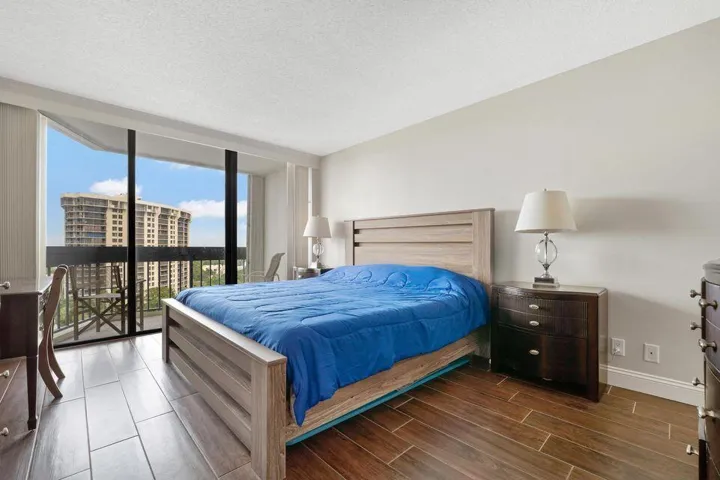 Master Bed 1