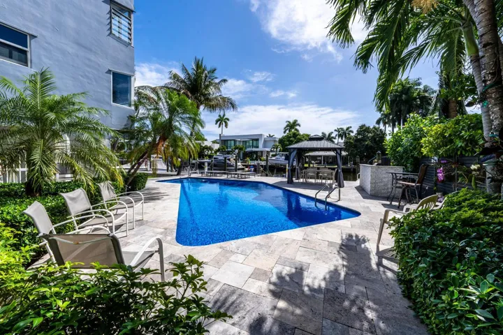 40 Isle of Venice Dr Fort-large-013-011-