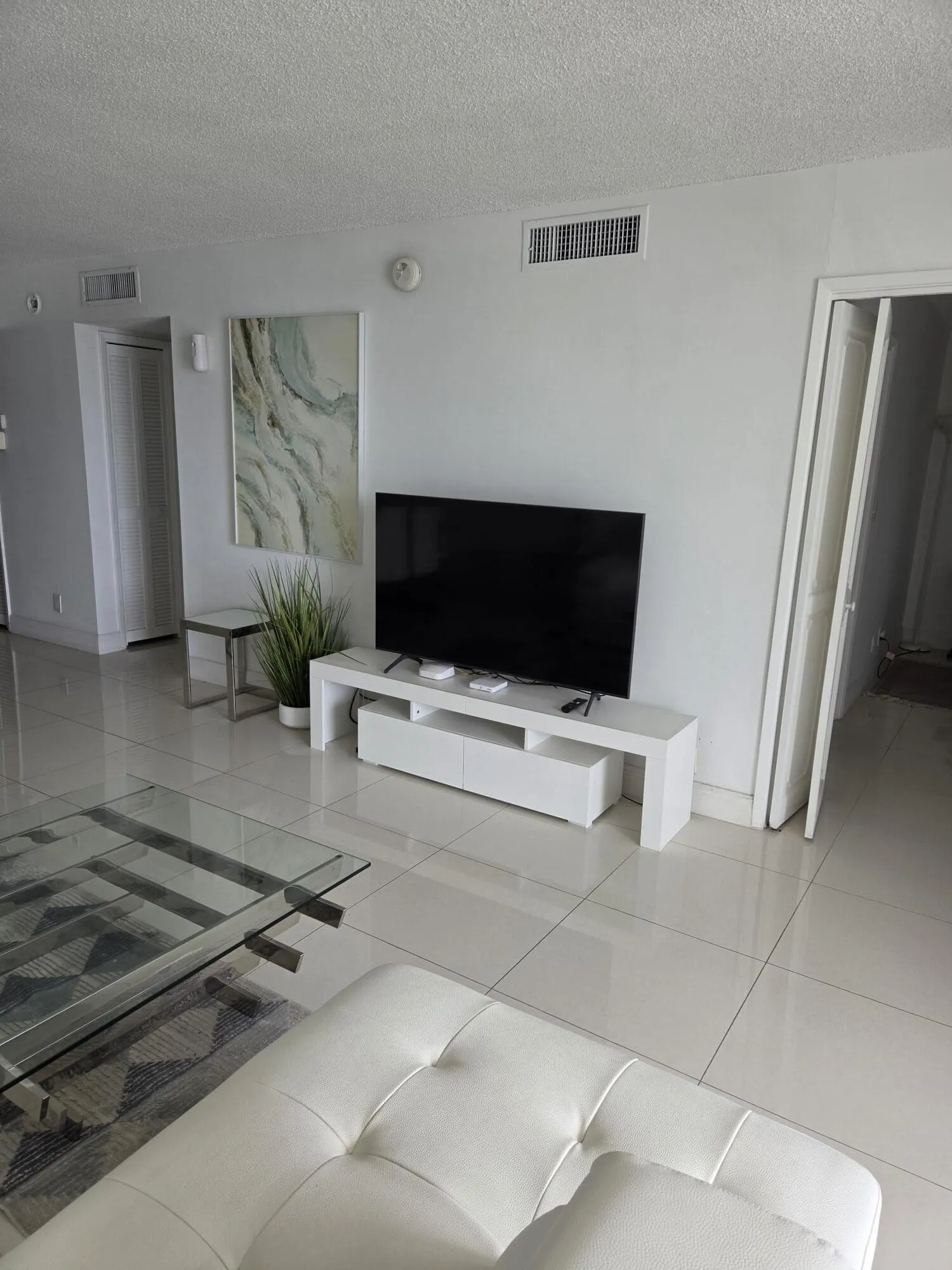 208 TV