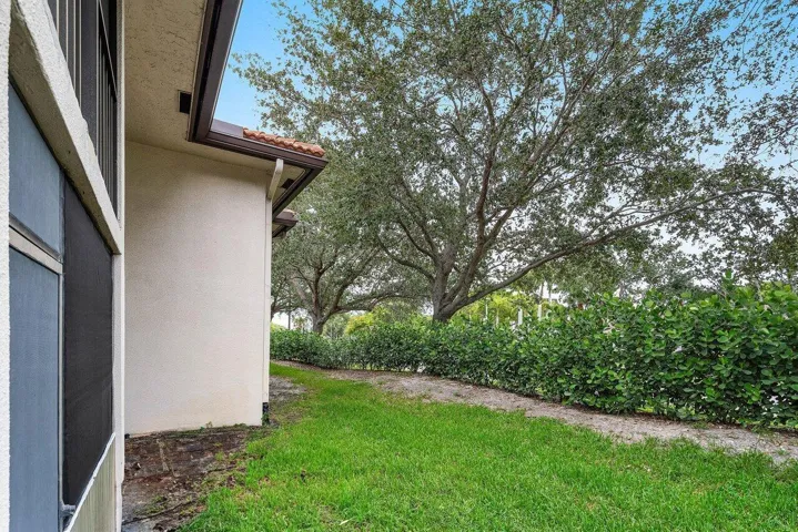 027-5200EastClubCircle-106-BocaRaton-FL-