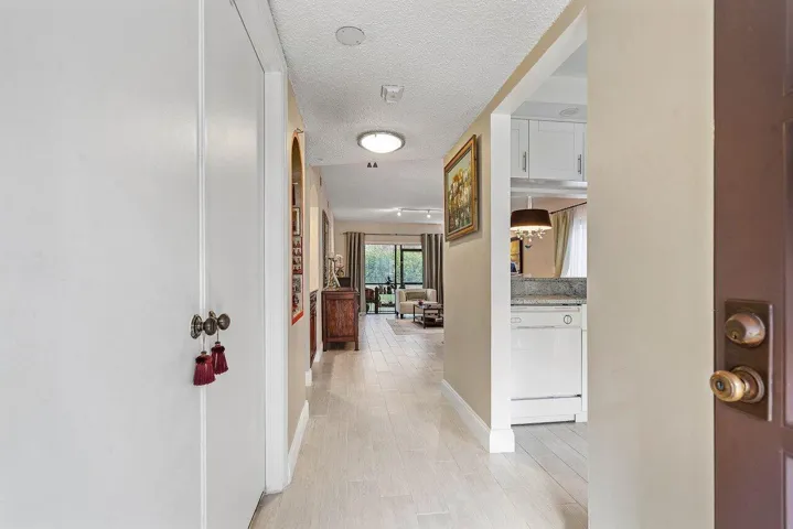 008-5200EastClubCircle-106-BocaRaton-FL-