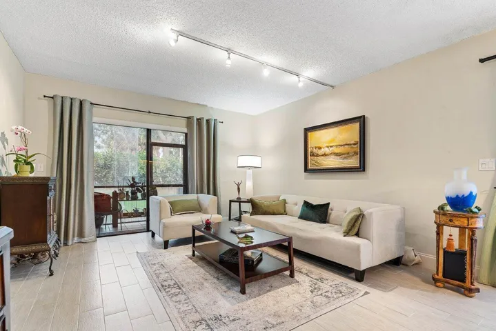 016-5200EastClubCircle-106-BocaRaton-FL-
