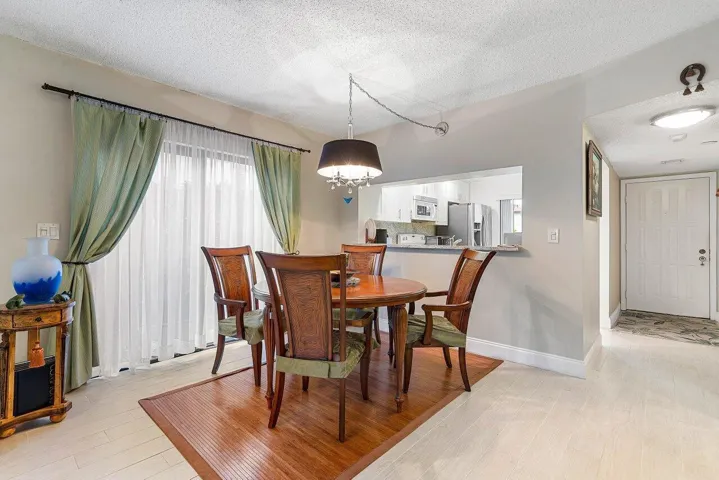 015-5200EastClubCircle-106-BocaRaton-FL-
