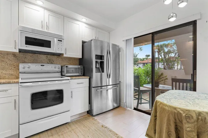 009-5200EastClubCircle-106-BocaRaton-FL-