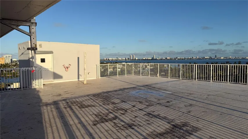 BALCONY 1