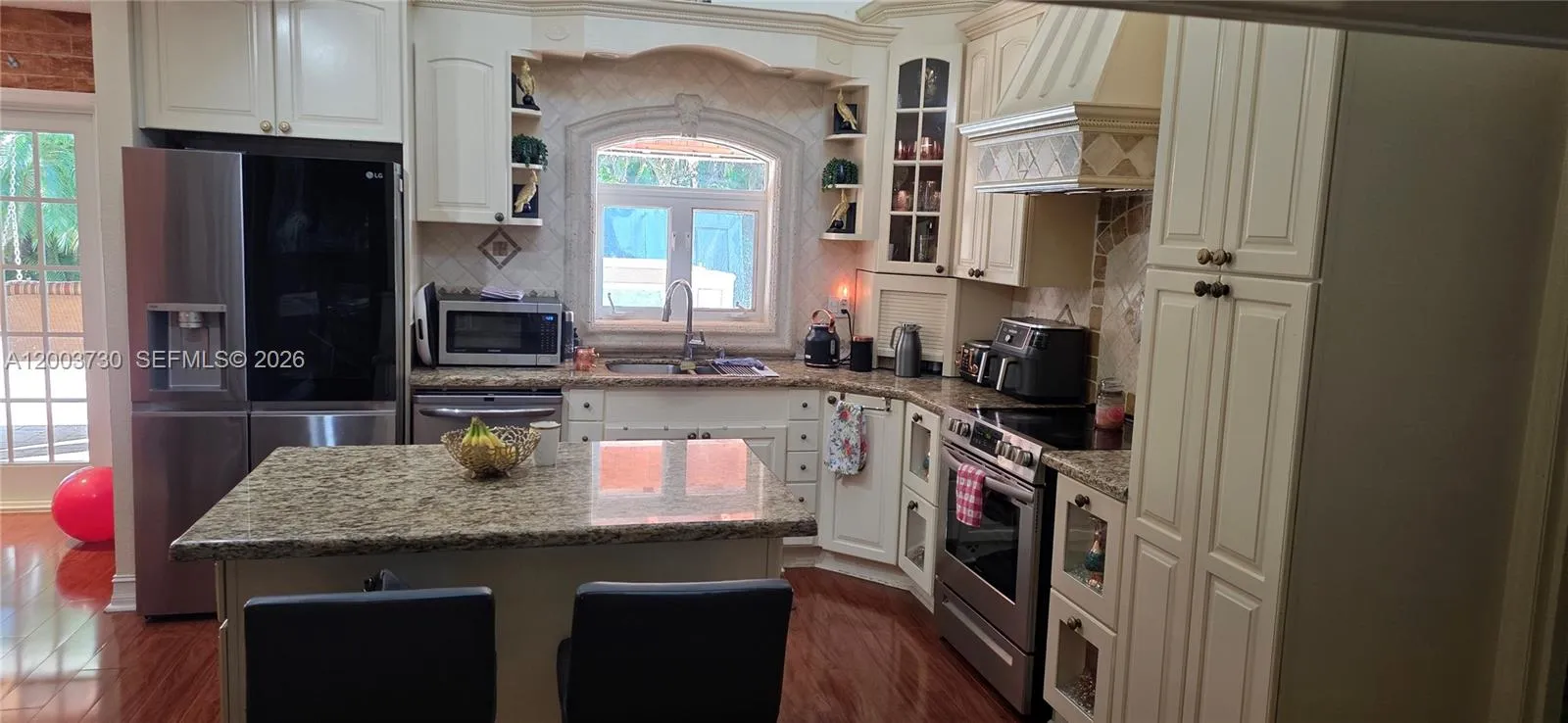 custom kitchen