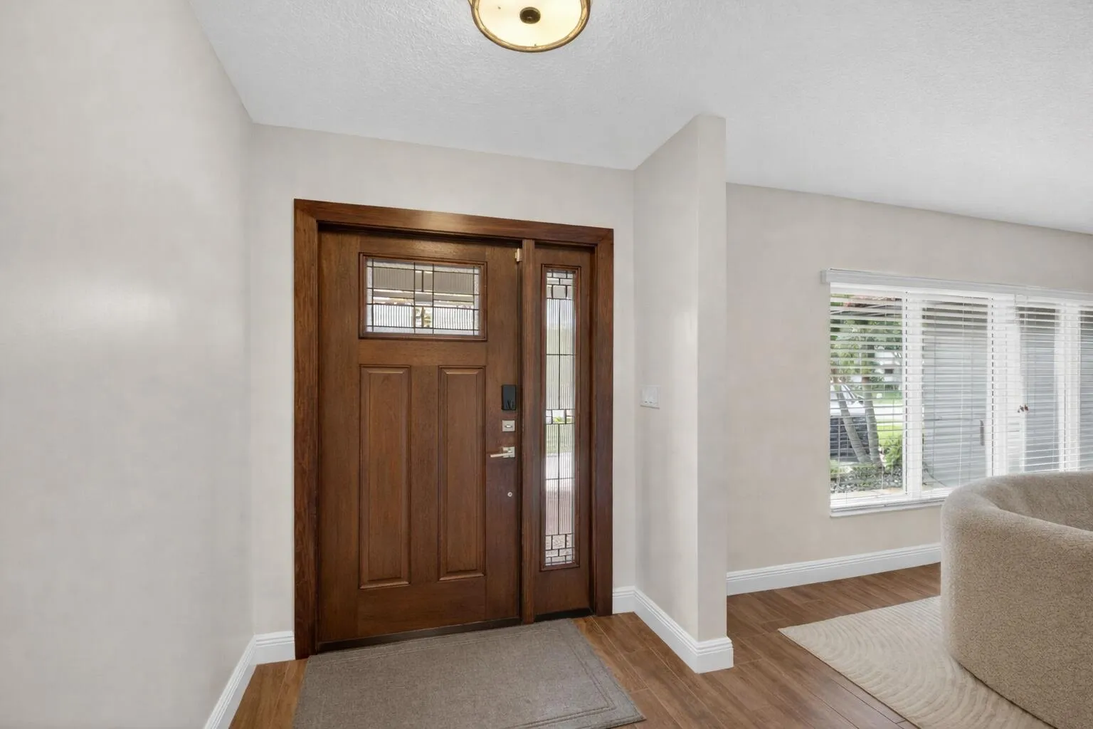 01_Front entryway