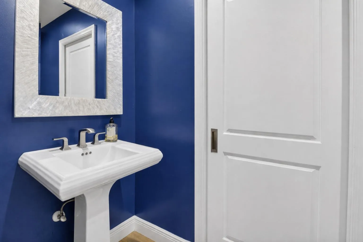 11_Powder Room