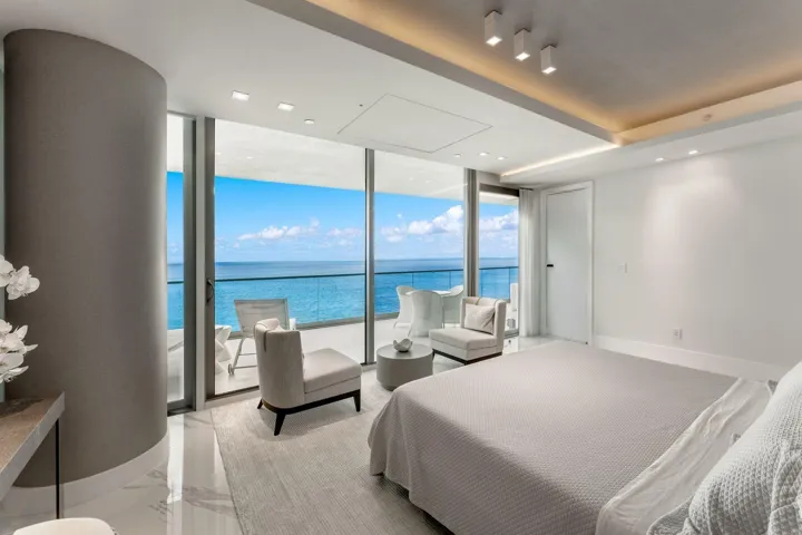 17_10201 Collins Ave_1oakstudio_23