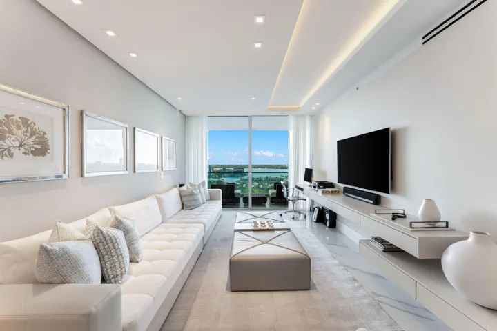 27_10201 Collins Ave_1oakstudio_17