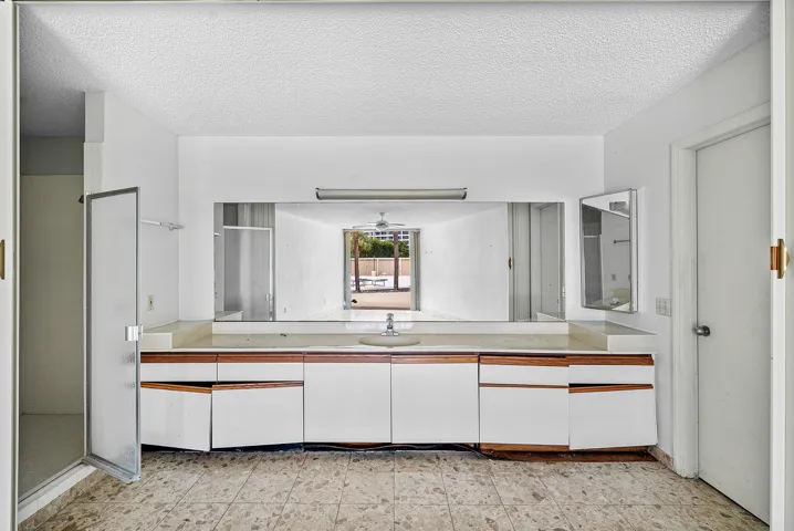 031-1401SouthOceanBoulevard-105-BocaRato
