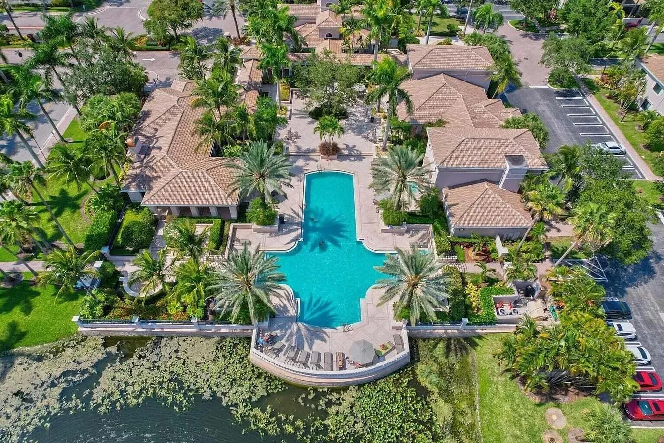 Resort-Style Pool