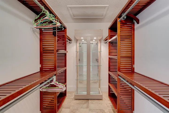 MASTER WALK IN CLOSET