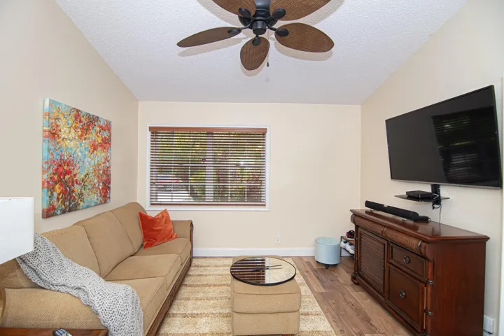 3RD BEDROOM/OFFICE