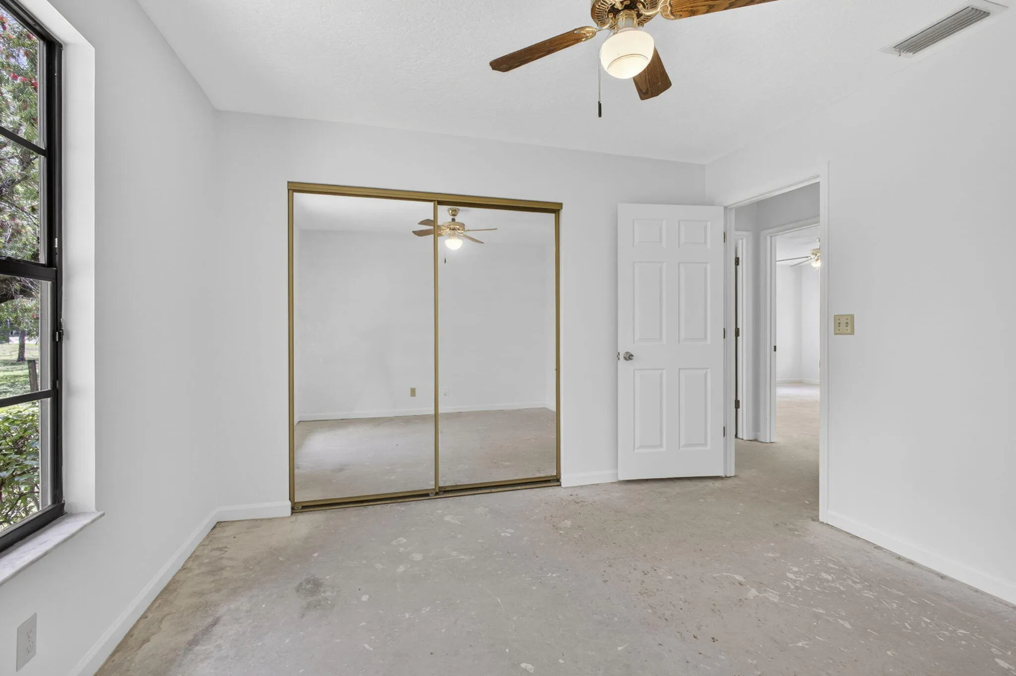 6045 Hall Blvd (37)