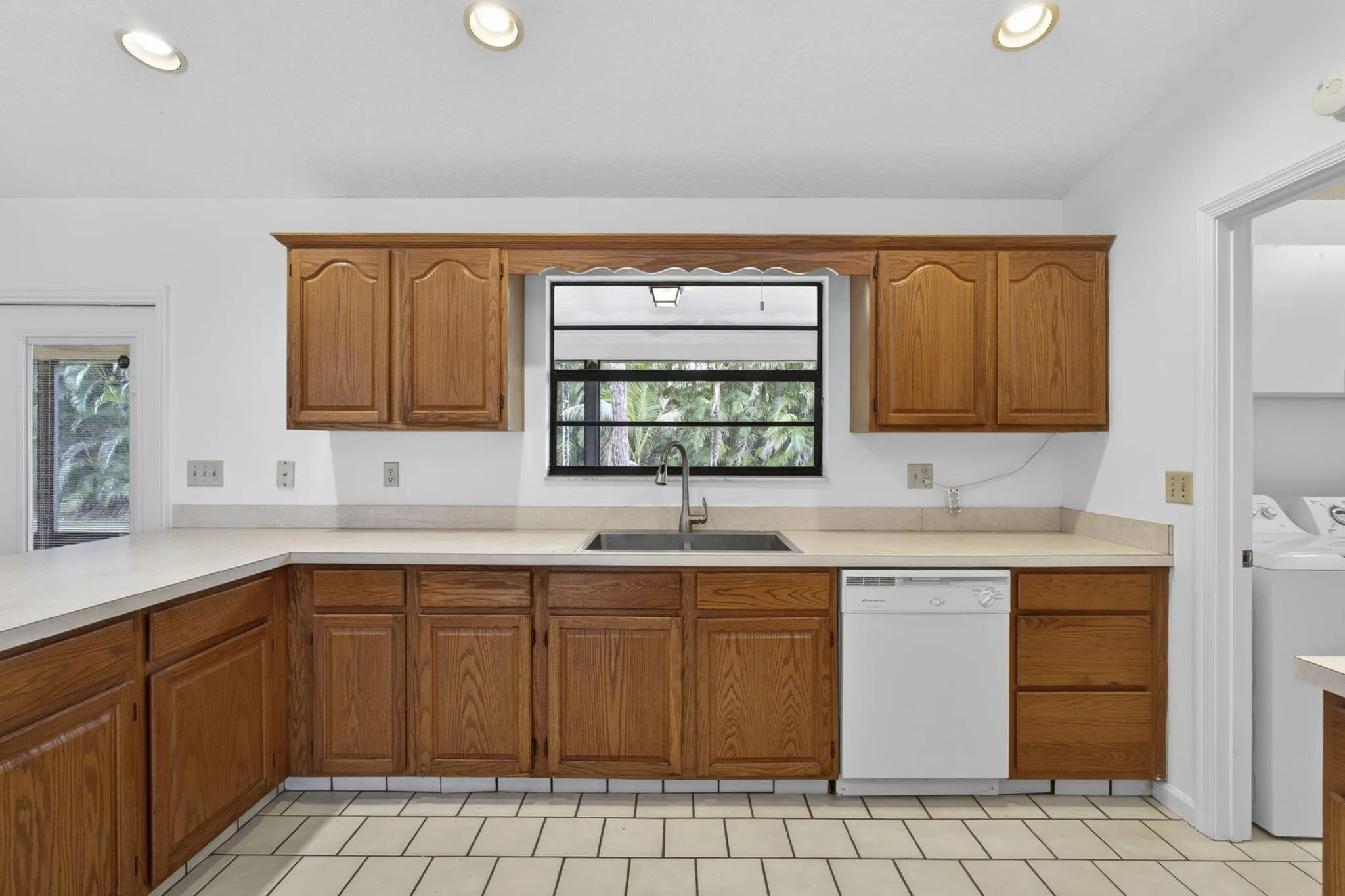 6045 Hall Blvd (24)