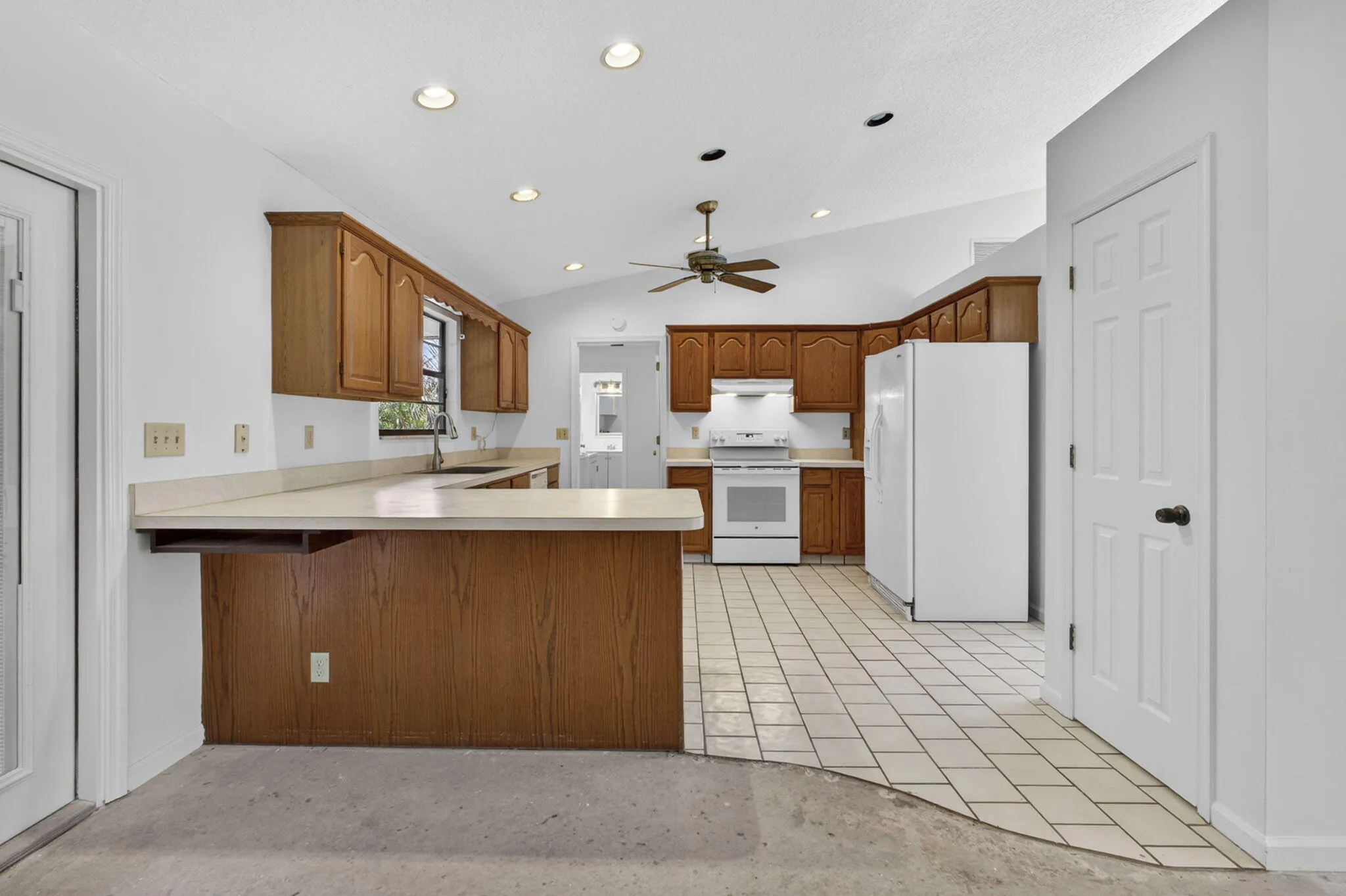 6045 Hall Blvd (20)