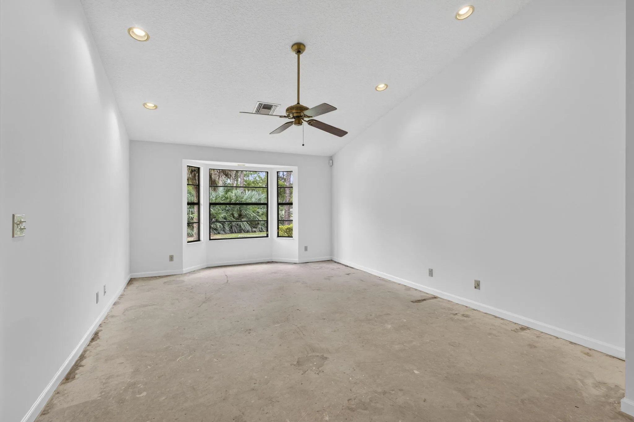 6045 Hall Blvd (14)