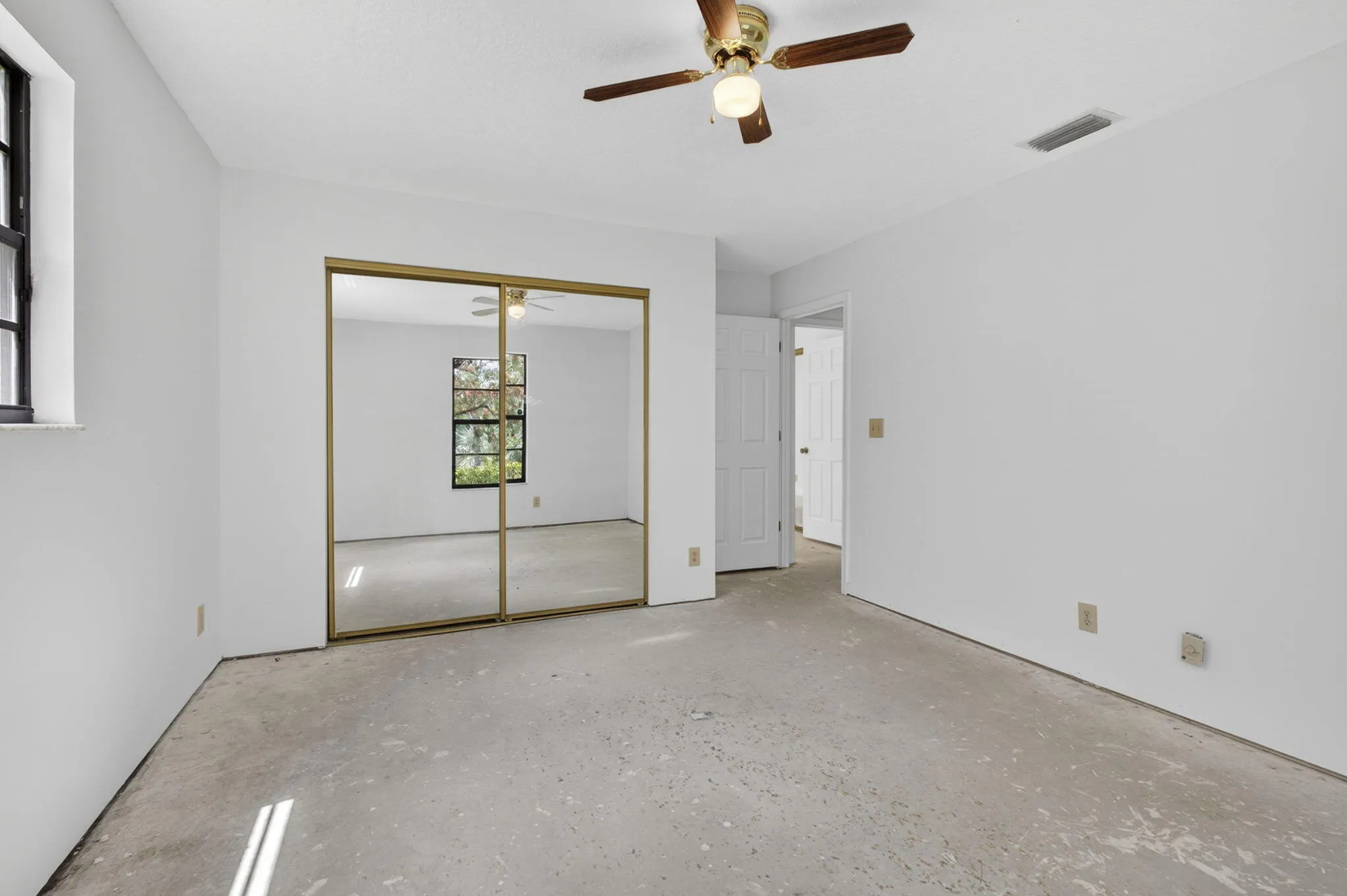 6045 Hall Blvd (44)