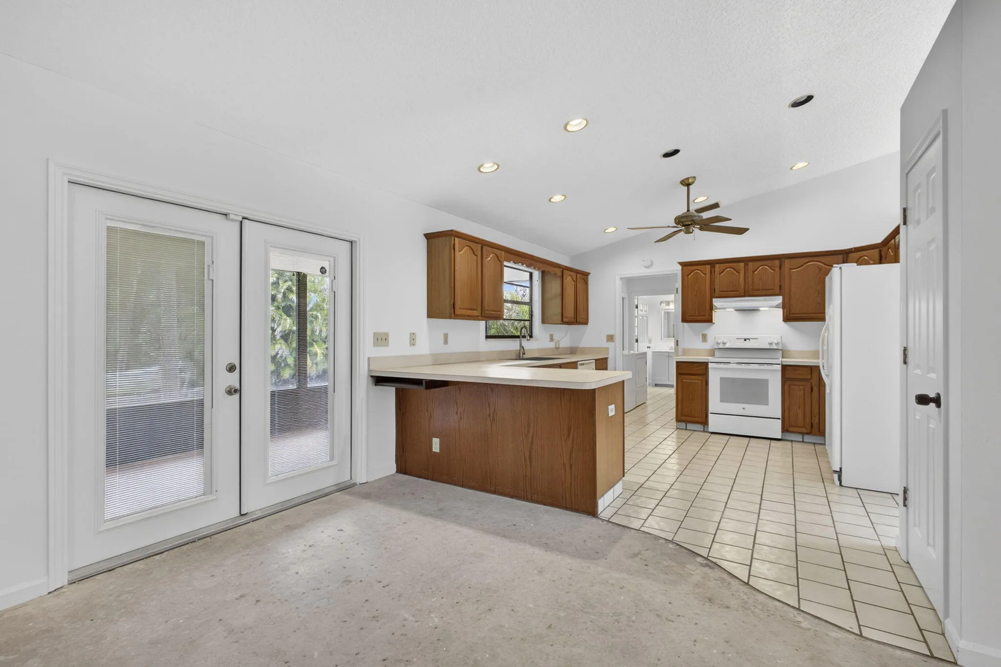 6045 Hall Blvd (21)