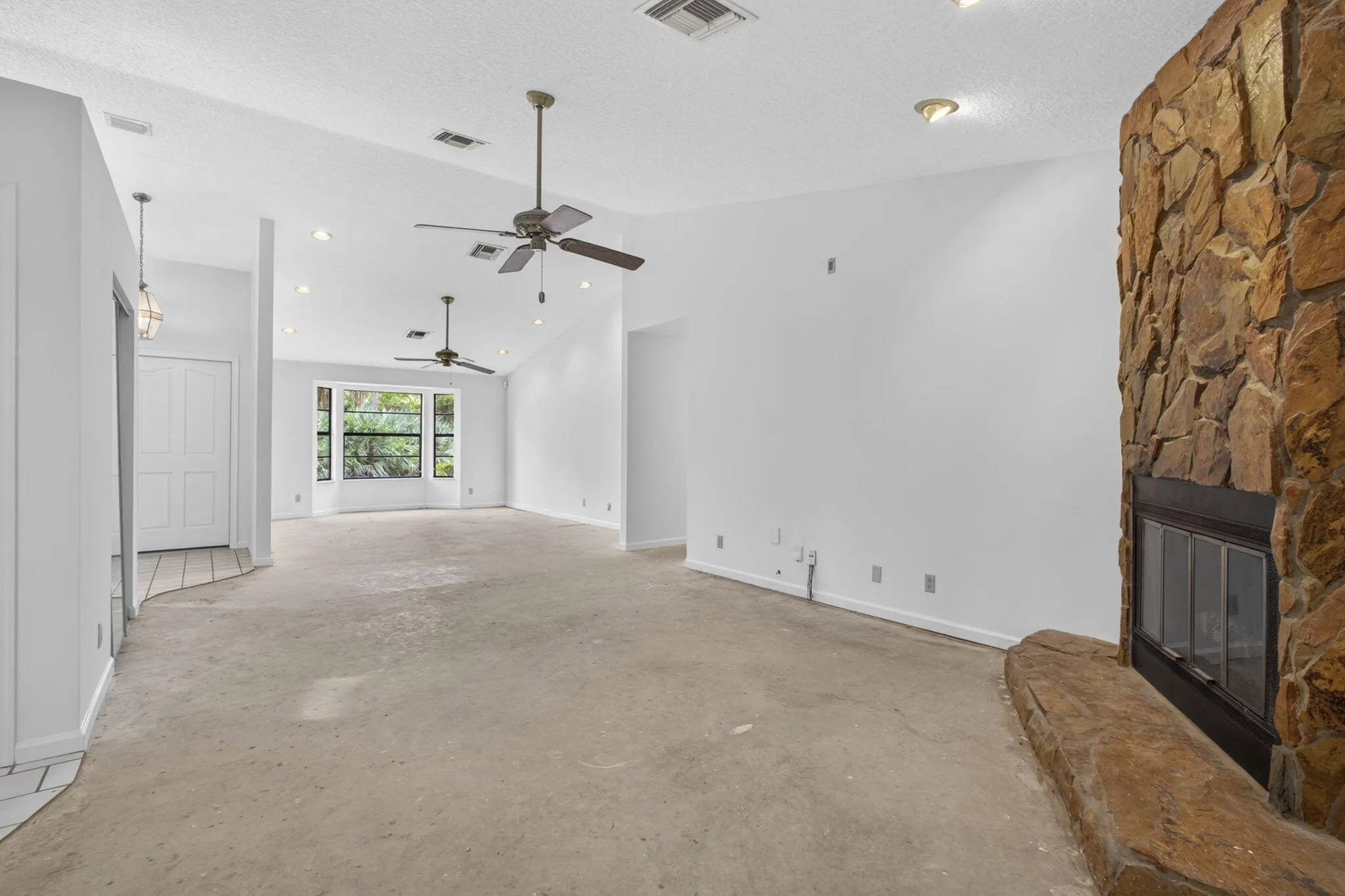 6045 Hall Blvd (32)