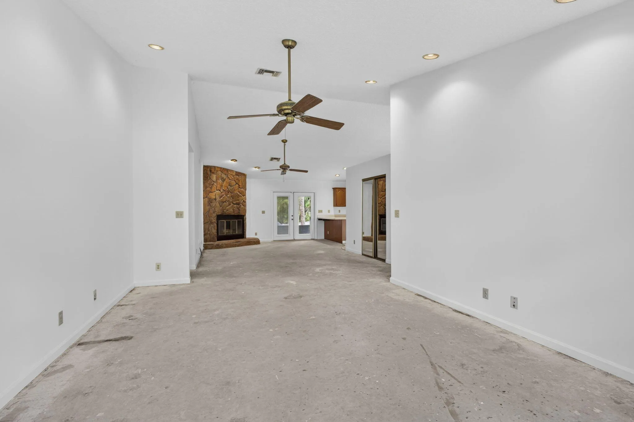 6045 Hall Blvd (15)