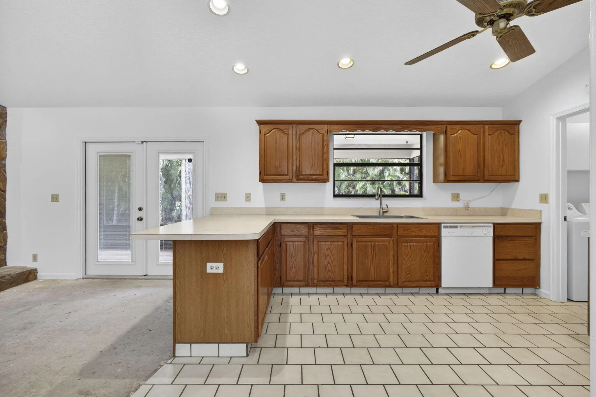 6045 Hall Blvd (22)
