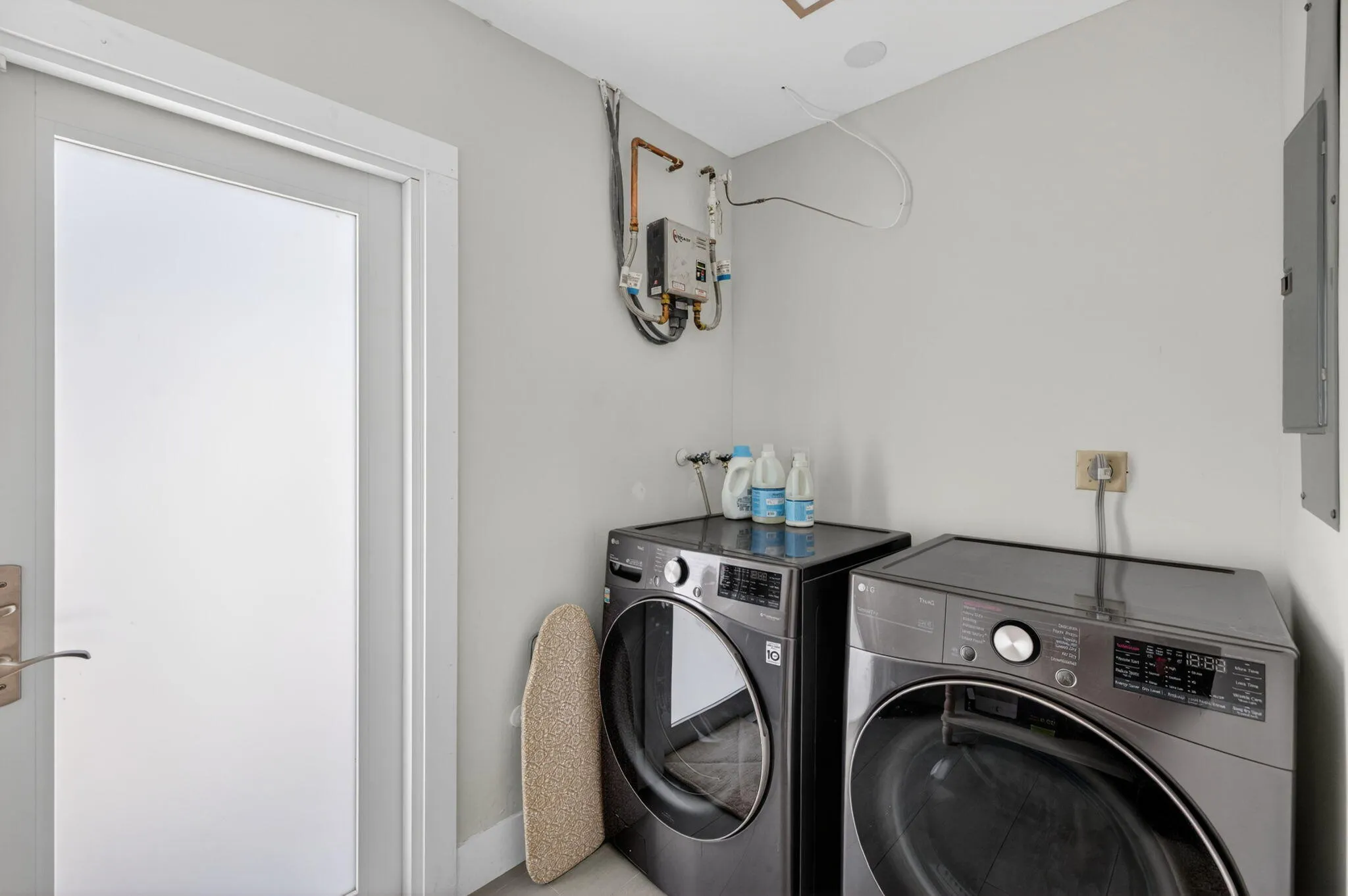 4460-Laundry Room