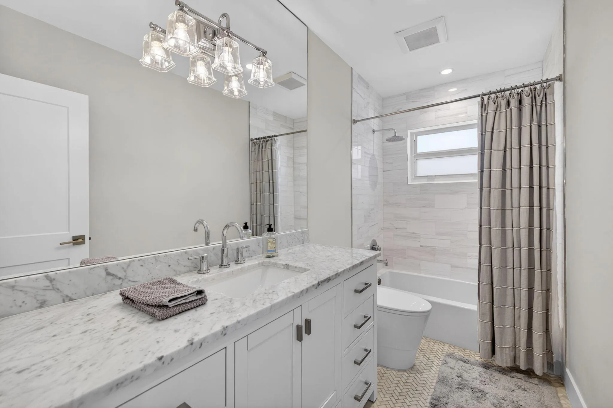 4460-Bathroom 2