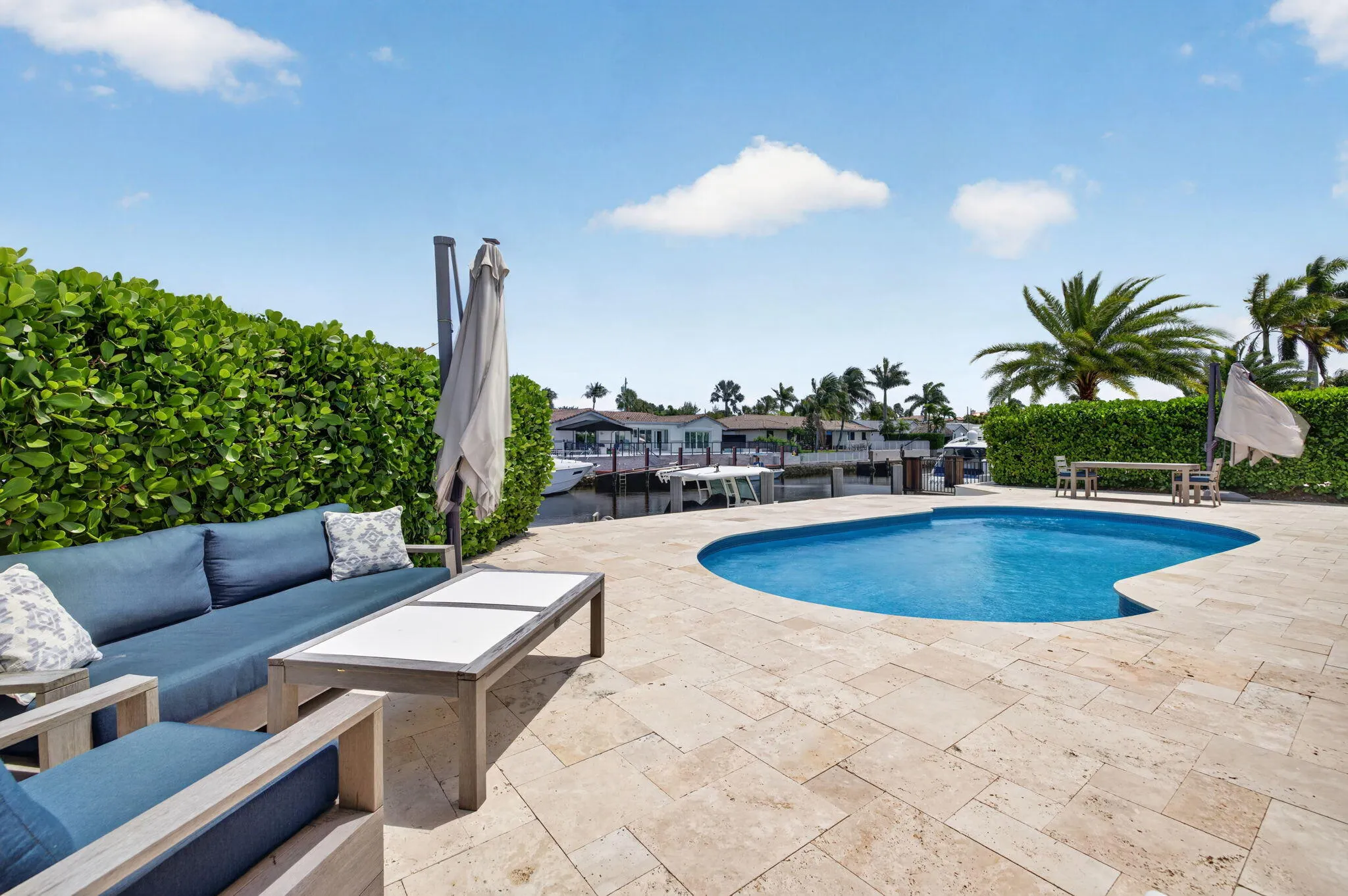 4460-Pool View 1