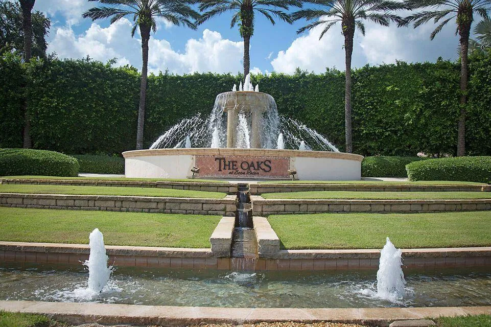 The Oaks Main Entrance