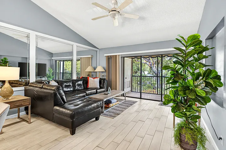 009-1405SouthFederalHighway-104-DelrayBe