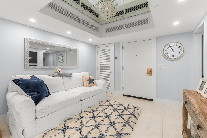 100-Lakeshore-Dr-252-HigMedia-002-1280