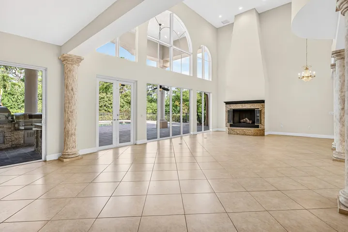 010-6071Northwest69thWay-Parkland-FL-330