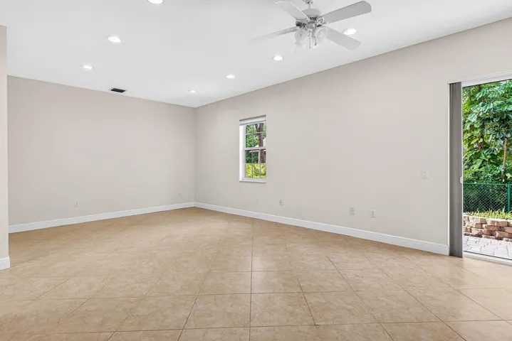 032-6071Northwest69thWay-Parkland-FL-330
