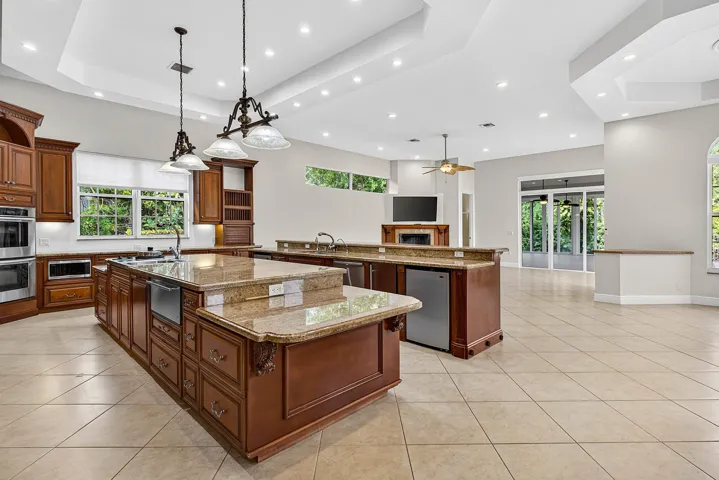019-6071Northwest69thWay-Parkland-FL-330