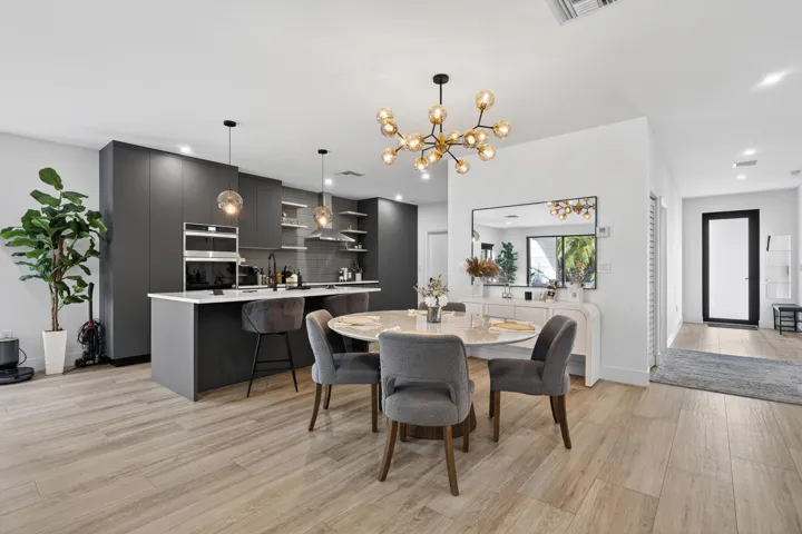 913-NE-15th-St -Fort-Lauderdale-Dining-R