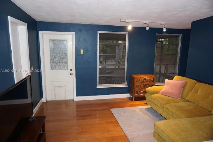 Photo 42