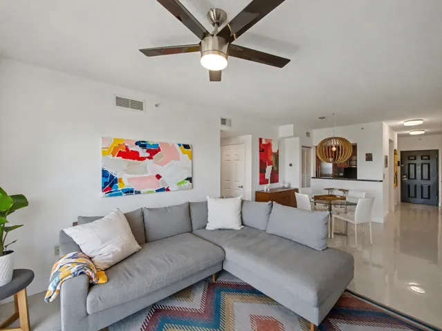 LIVING ROOM / DINNER ROOM
