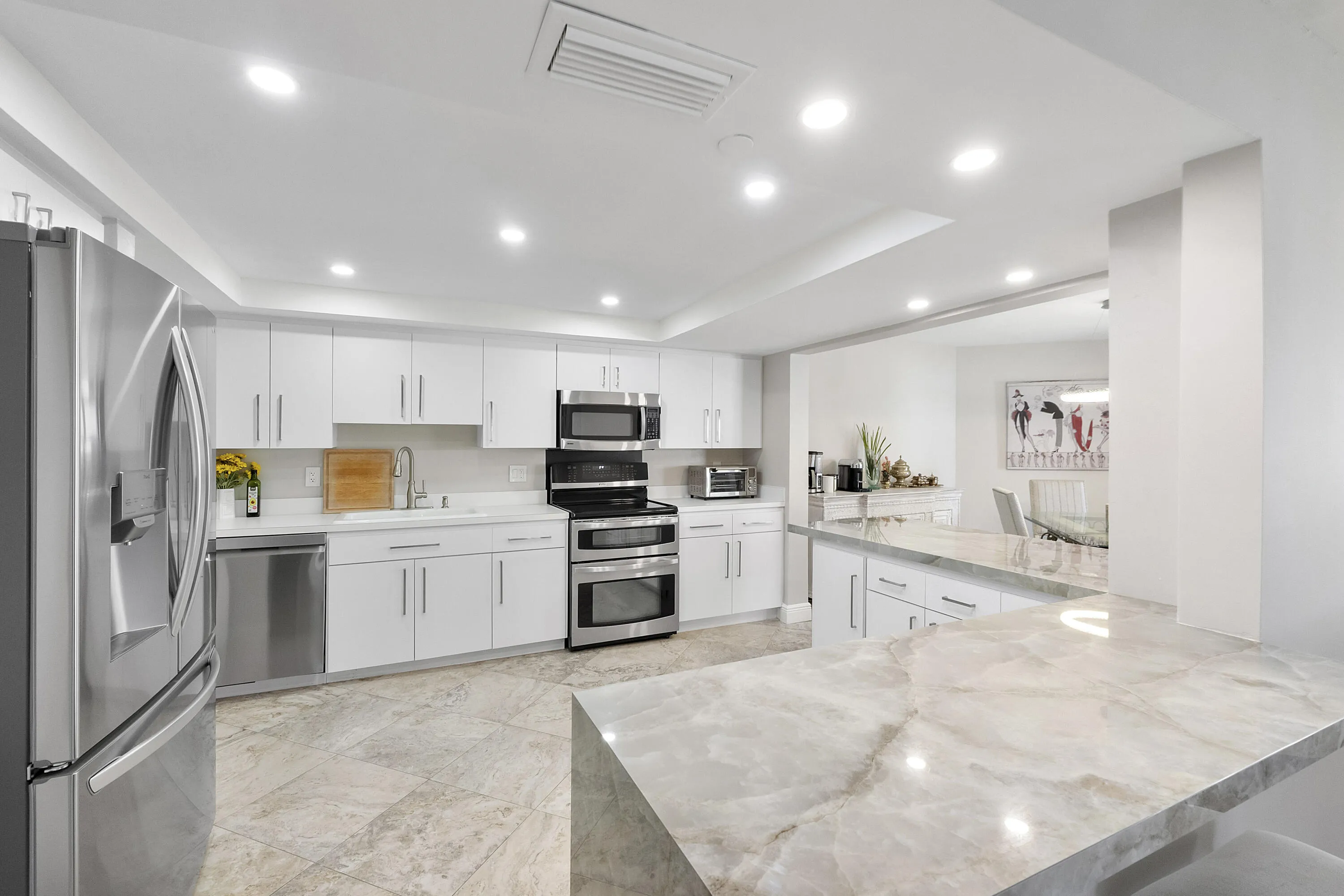 501 N Riverside Dr u203_031