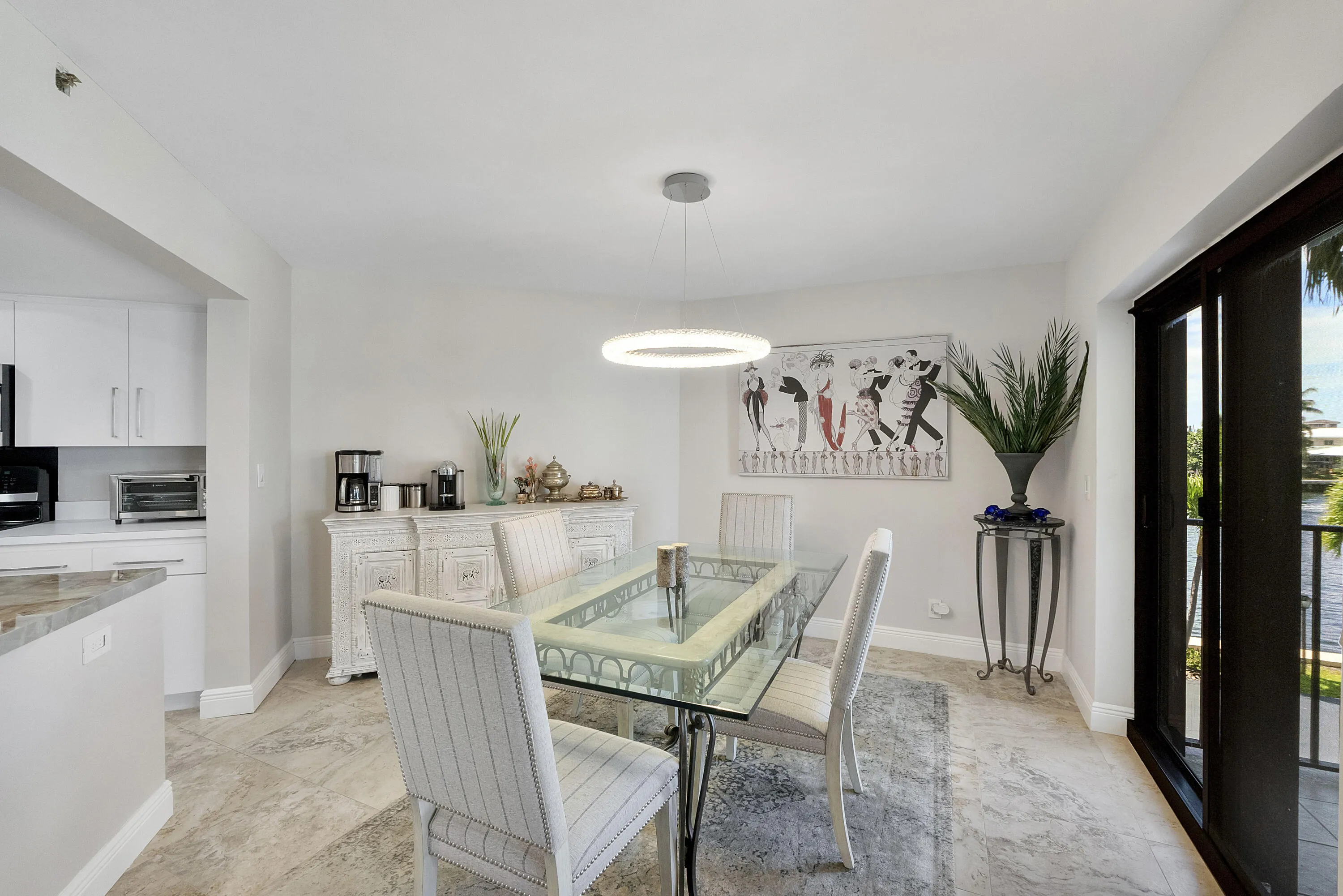 501 N Riverside Dr u203_037