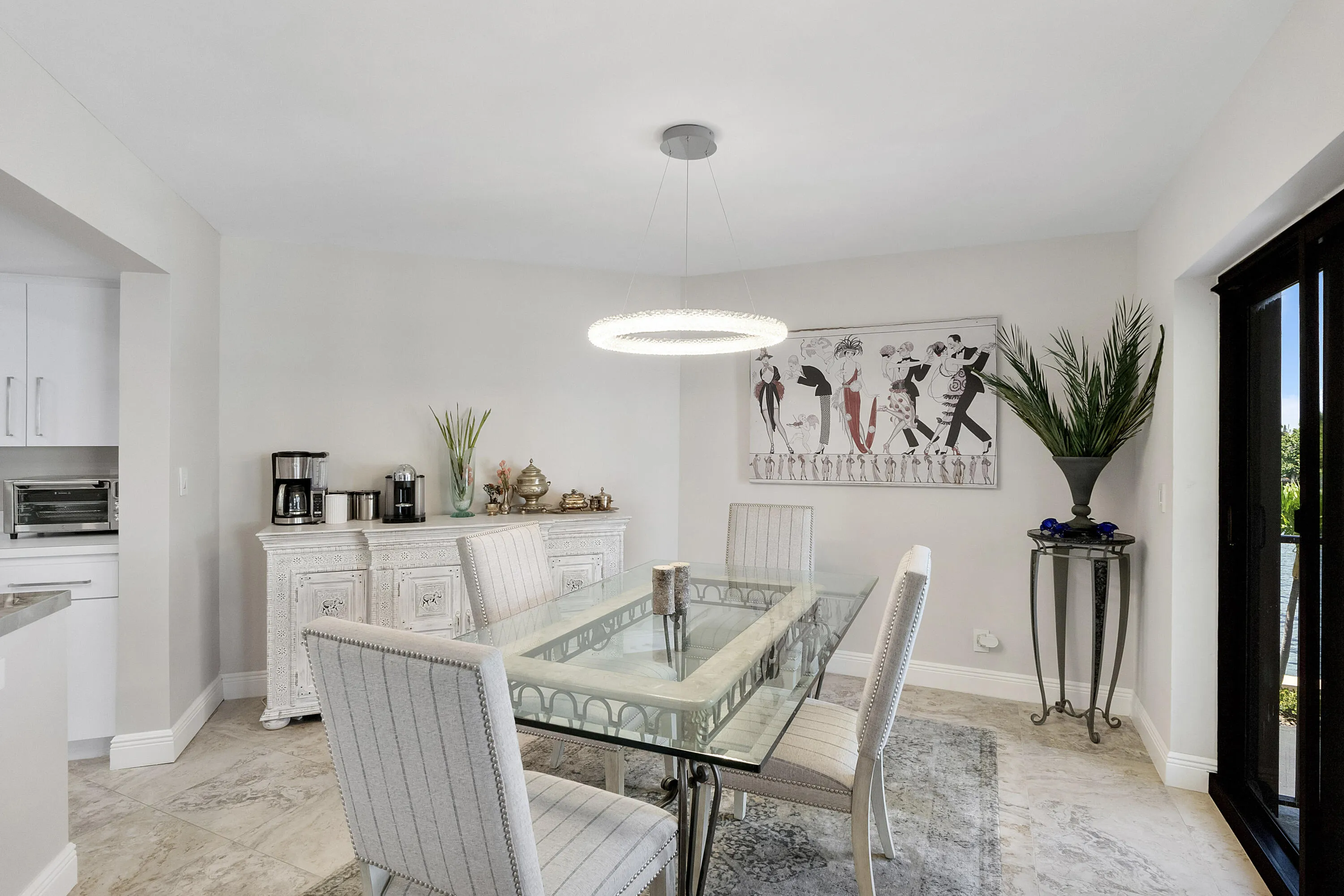 501 N Riverside Dr u203_038