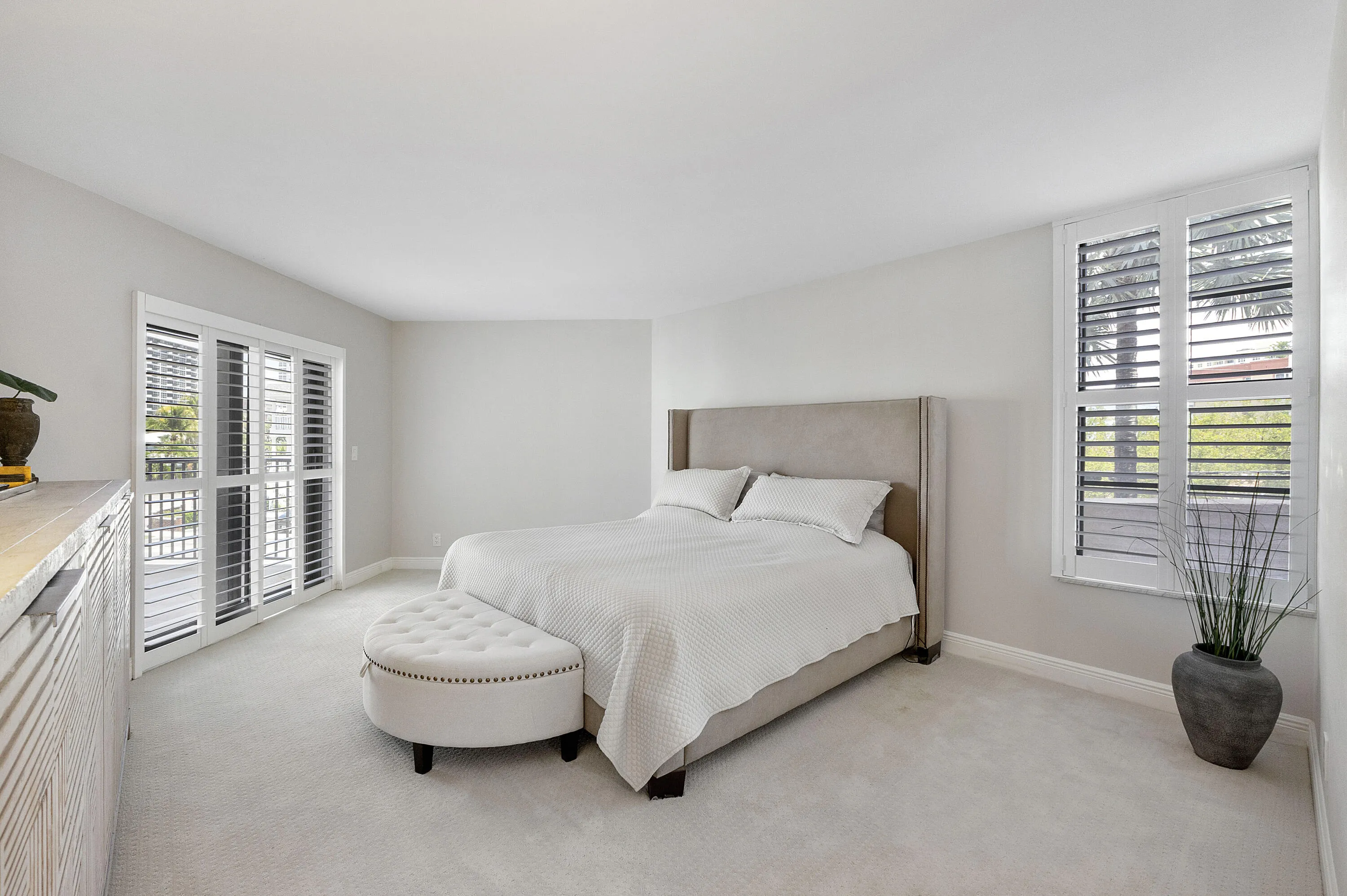 501 N Riverside Dr u203_021