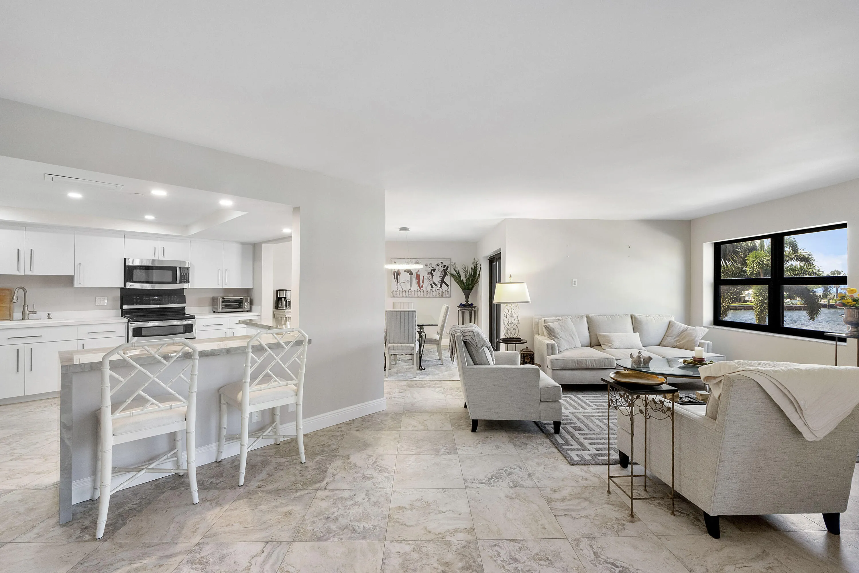 501 N Riverside Dr u203_029