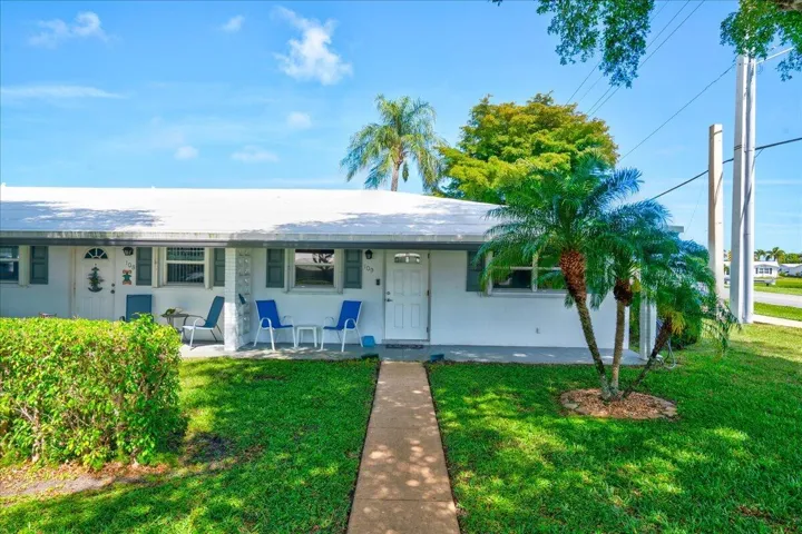 02-100_Leisure_Lake_Cir_109-2