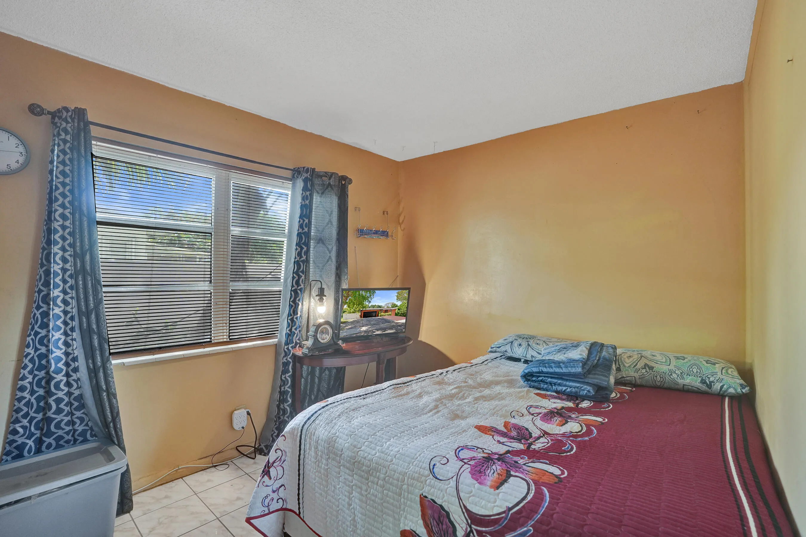 Den or 5th Bedroom