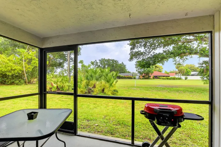 Screened Patio with No Rear Neighbors