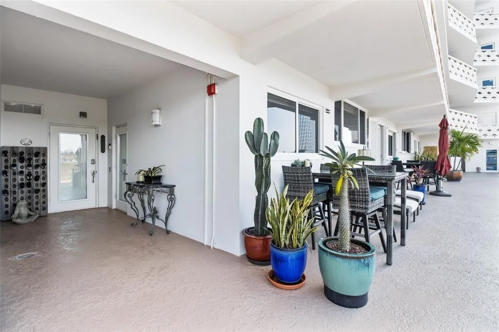 Outdoor Lanai